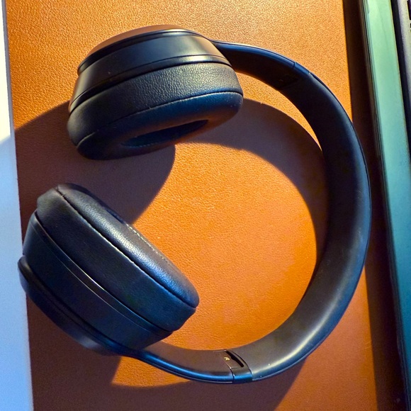 Black Beats Solo 3 in perfect condition. $90 or best offer